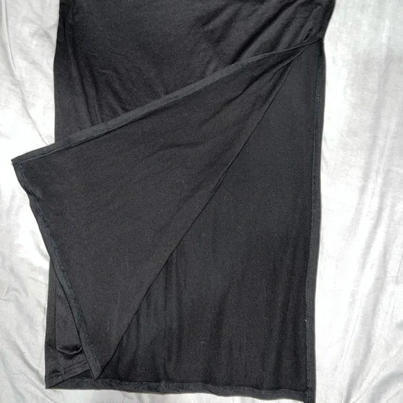 Black maxi dress with slit - Picture 3 of 3